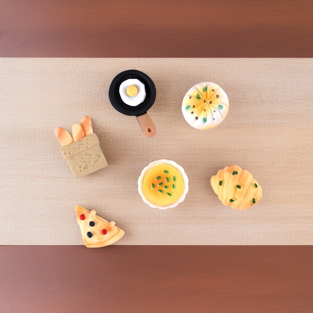Small cream food play