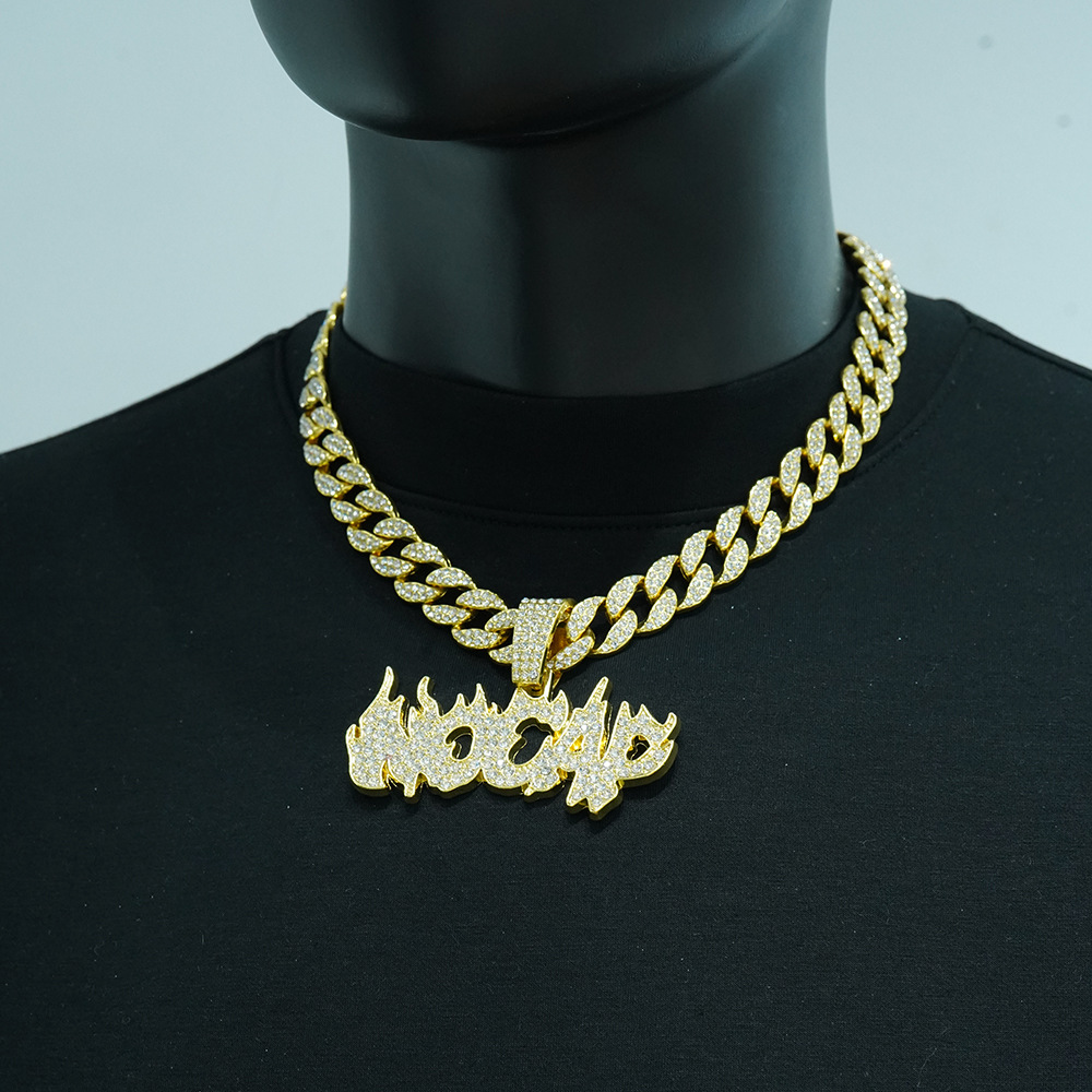 Colgante de oro con cadena cubana de 18 pulgadas