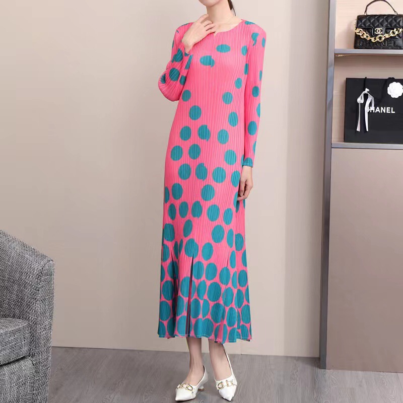 Factory Direct supply 2023 Autumn New polka dot dress retro Western style dress plus size loose slimming dress for women
