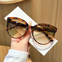 ラウンドフレームキャットアイサングラス女性の新しいファッションコントラストカラーサンシェードメガネヨーロッパとアメリカのレトロな男性のハイエンドサングラス