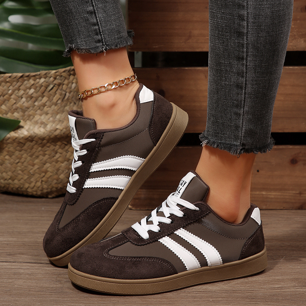 Gran tamaño de comercio exterior 2026 primavera y otoño transfronterizos skate casuales antideslizante zapatos de entrenamiento alemán universal zapatos deportivos ligeros zapatos de mujer image 4