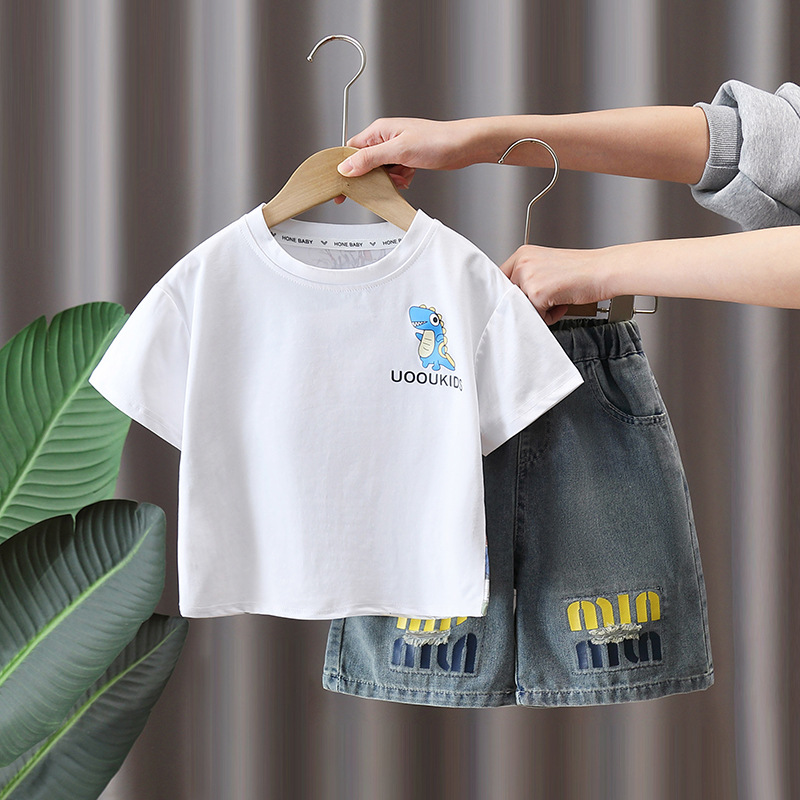 7327 Traje de camiseta de dinosaurio para niños 2025 Nuevo estilo de verano de manga corta para niños guapos Juego de dos piezas de celebridades de Internet Verano 6