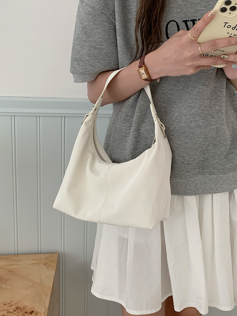 Niche design textured underarm bag 2024 new spring and summer women's shoulder messenger bag, soft silver cloud bag_voghion.com