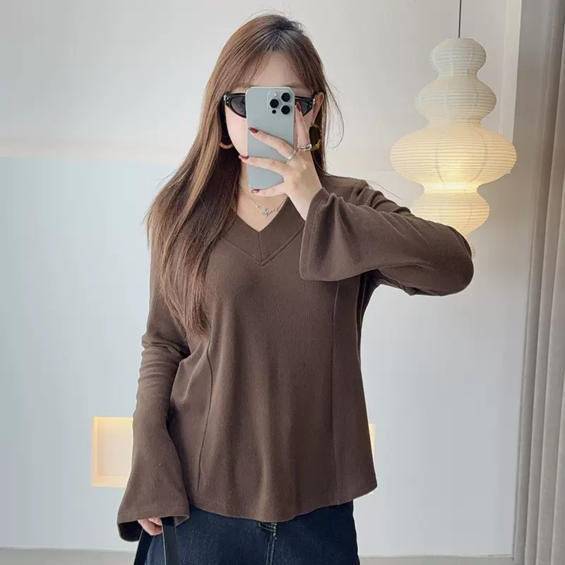 双天25年秋冬胖mm大码女装新款打底衫女内搭喇叭袖V领打底T恤9165