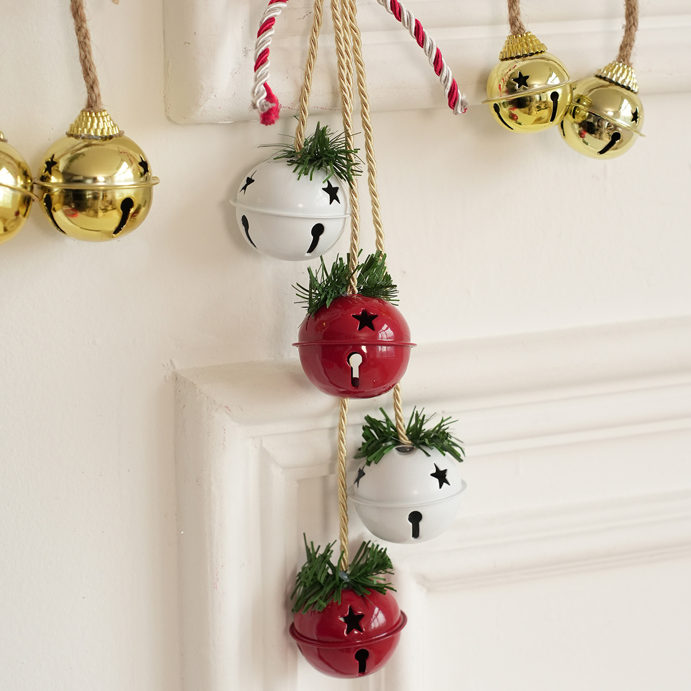 Nuevos colgantes de campana de Navidad de hierro forjado cuerda de cáñamo cuerda de campana metálica decoración colgante puerta colgante pared colgante accesorios de diseño