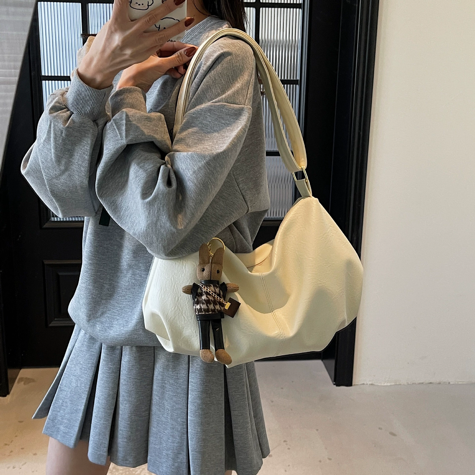 Retro capacious shoulder bag, universal one-shoulder bag, high-end