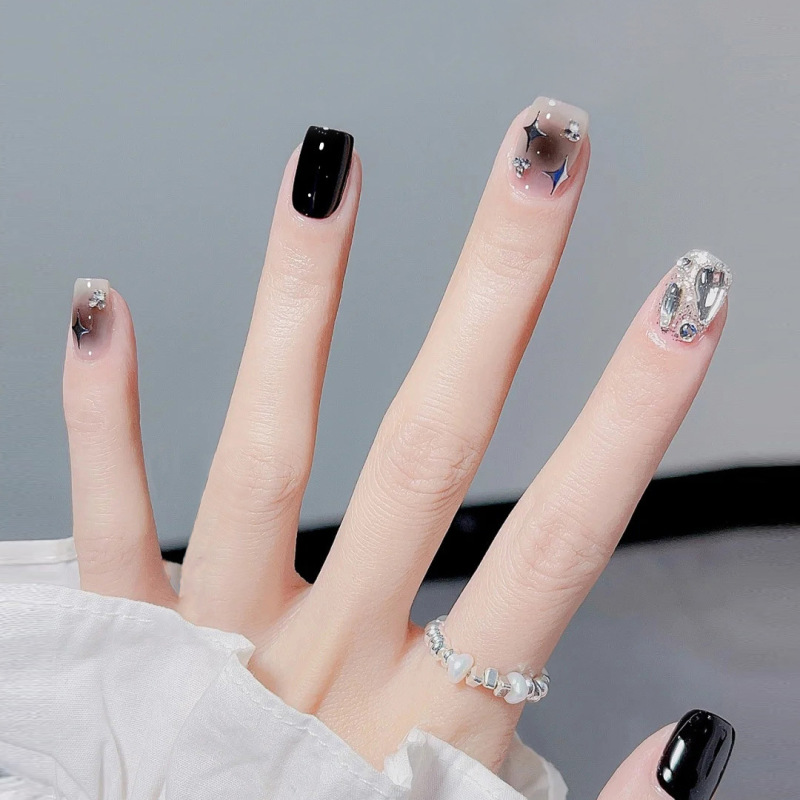 Short Wearable Nail Art with Diamond Sweet Cool Dark Star Diamond Black and White Fake Nail Finished Product Removable Nail Patch Short Wearable Nail Art with Diamond Sweet Cool Dark Star Diamond Black and White Fake Nail Finished Product Removable Nail Patch