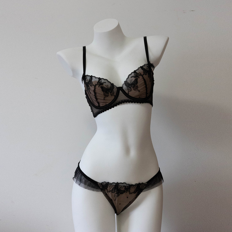 French Lingerie Manufacturer Wholesale Sexy Butterfly Embroidery Rabbit Ear Bra Set for Women with Large Busts to Appear Smaller