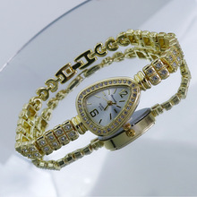 �¿�羳���Q��朱��ٴ�r�лʹ�Ůʿ���|ʯӢ���荕r�b���eŮ��