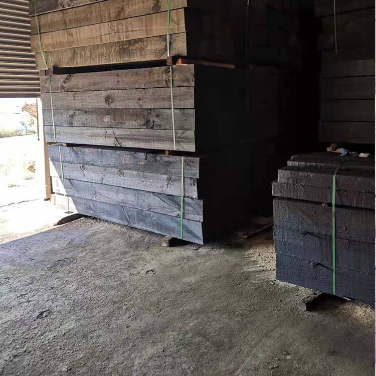 Anticorrosión inmersión de aceite para el sitio de construcción de la mina para el ferrocarril, madera cuadrada de pino blanco, especificaciones 10 * 10 de soporte de madera de poliestireno