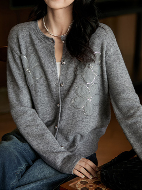 mu系花朵开衫慵懒风设计感重工花朵 羊毛羊绒圆领针织开衫|undefined
