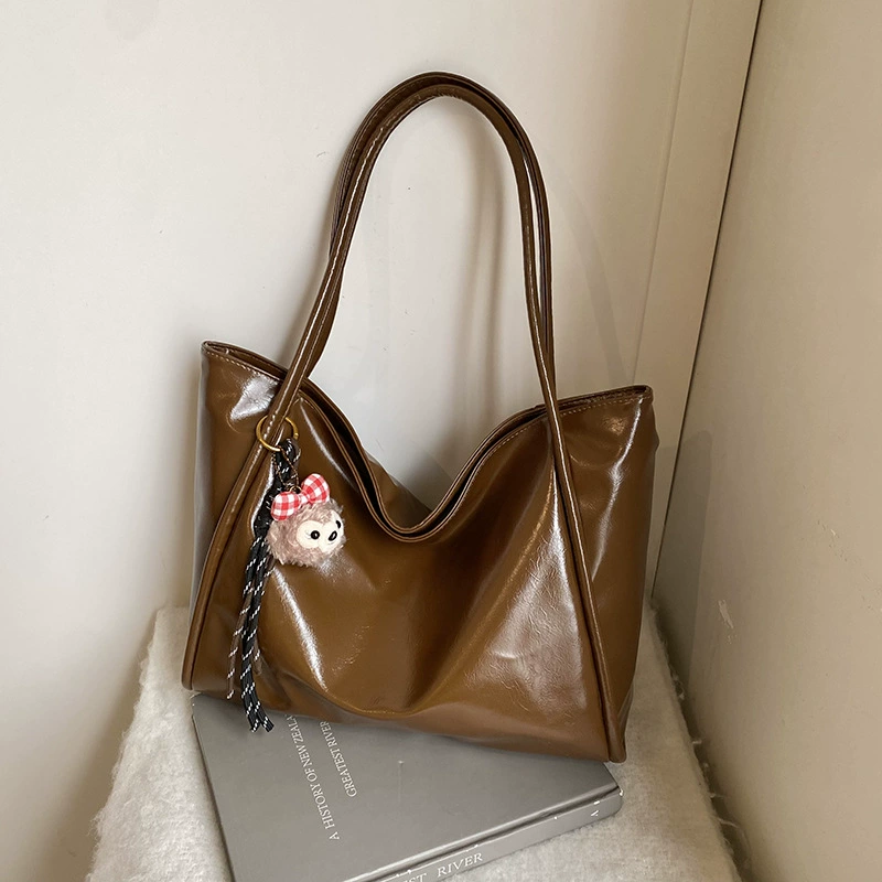 Small design capacious fashionable one-shoulder bag