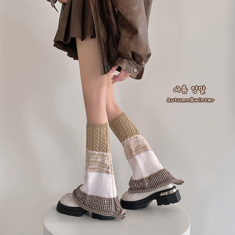 Leggings with lace and sock details, trendy bell-bottoms, vintage knit wide-leg leggings, beautiful Asian culture socks for women, stacked leg socks with knee protection