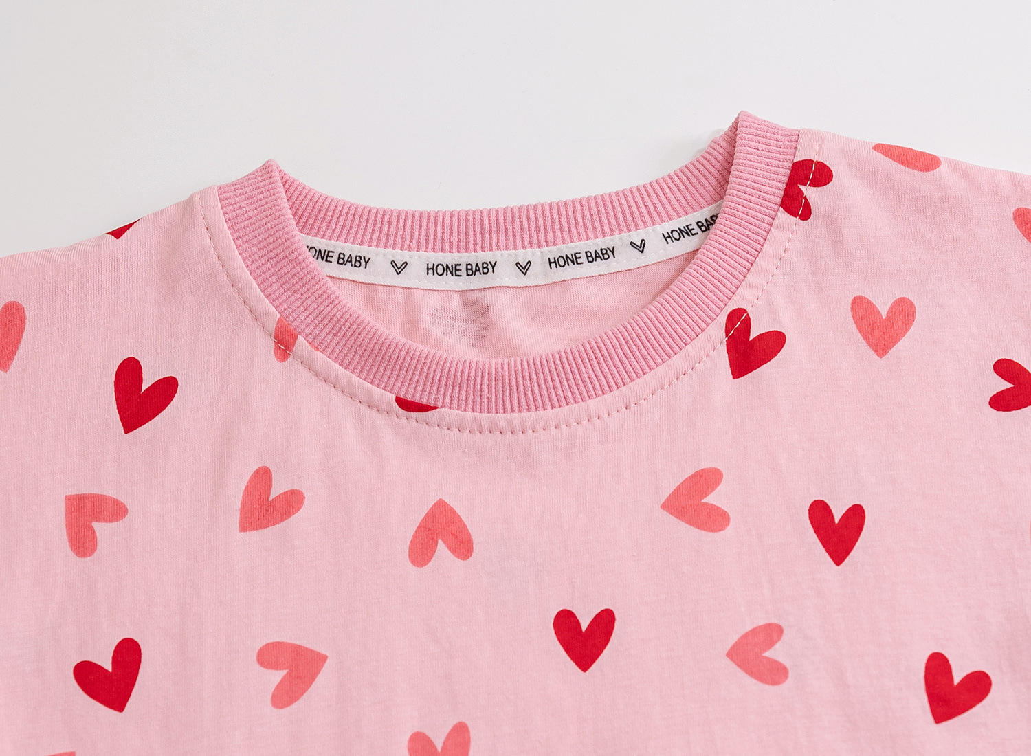 Daily Occasion Round Neck Neckline Simple Style Heart Shape Cotton T-shirts & Blouses