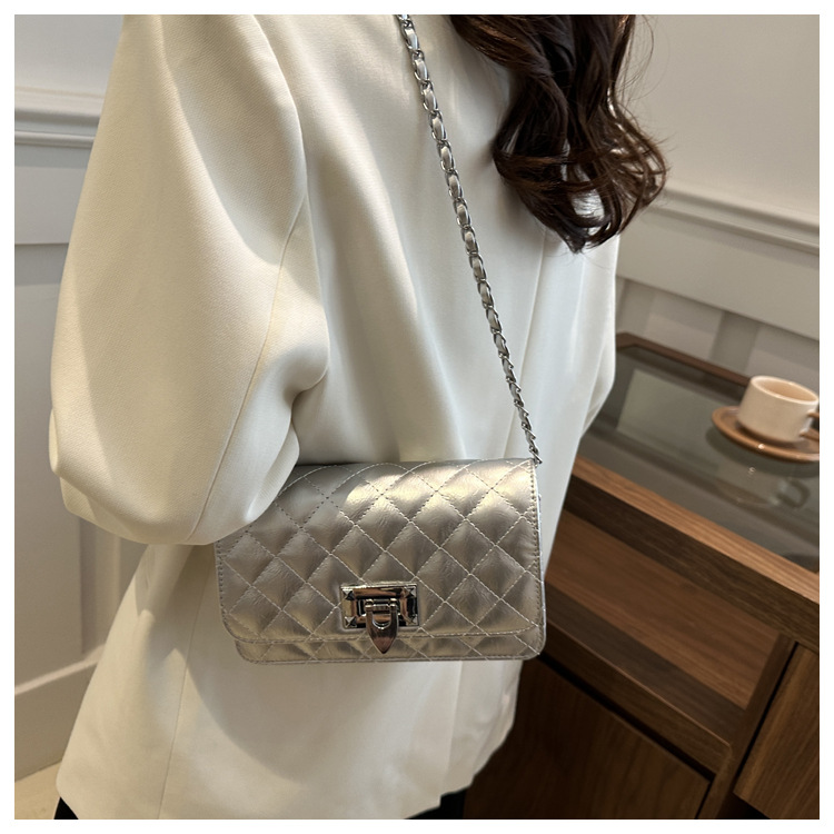 The diamond-patterned embroidered thread fashionable and elegant lock buckle elegant small bag for women's 2024 autumn new style versatile ins crossbody bag for women undefined