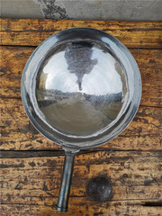 Zhangqiu Mirror- Surface Handmade Iron Wok "A Bite of China" Chef's Cooking Wok, Non-Coated, Household Round-Bottom Wok