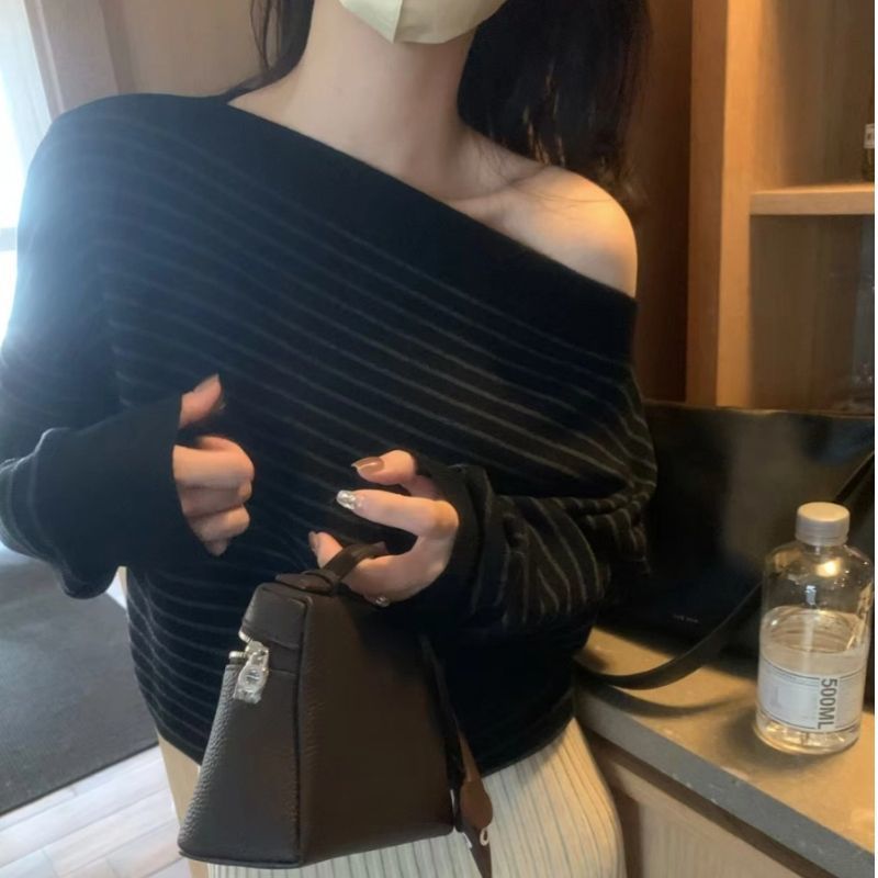Off-Shoulder Knit Sweater for Women 2026 Spring and Autumn Trendy Niche Design Waist-Cinching Stylish Top