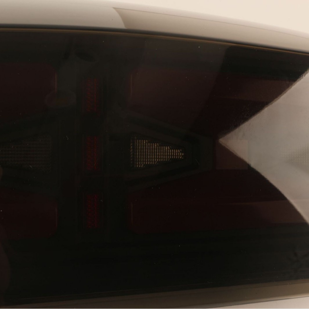 Aplicable a Chevrolet 14 - 19 SILVERAD0 Solode modificado LED negro luz trasera multifuncional