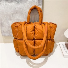 2025�����¿�������޷�����ܛ̫����������r�к��s���e���ذ�Ů