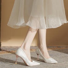 新中式鞋子缎面古风单鞋新娘鞋伴娘鞋法式优雅珍珠配旗袍高跟鞋女