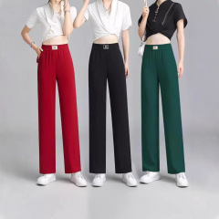 狭版ストレートパンツ2025夏に起爆した腰が高くて痩せていて、ゆったりしたワイドパンツのカジュアルなフィット感がファッションパンツになっています