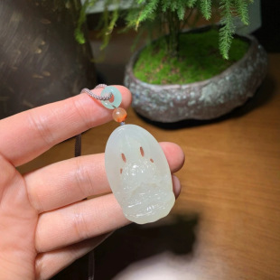 Jin Yu Tang Xinjiang Hetian Jade Guanyin White Ice Fine Ice Bottom Fine, Clean, Flawless, Fine Workmanship Everything goes smoothly