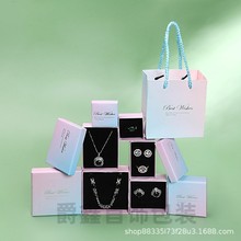 u׃ɫinsŮĶYнָ朵CbYƷ耳׶YƷм