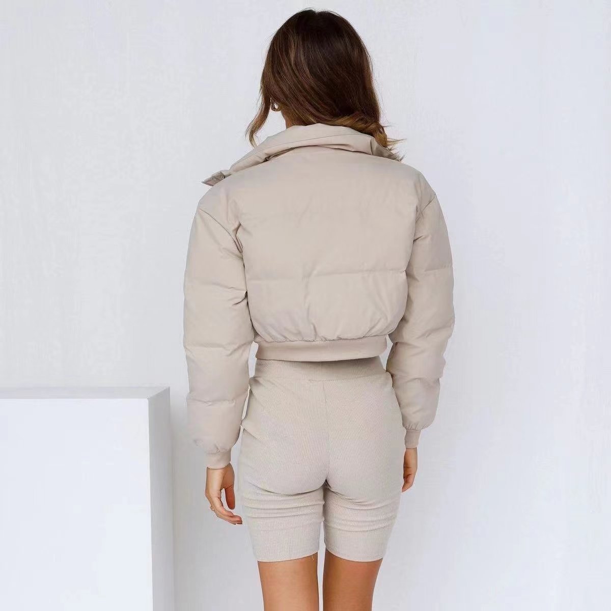 2023 ropa de mujer transfronteriza Otoño e Invierno Nuevo estilo europeo y americano ins moda ultra corta chaqueta acolchada de algodón suelta chaqueta caliente casual image 4