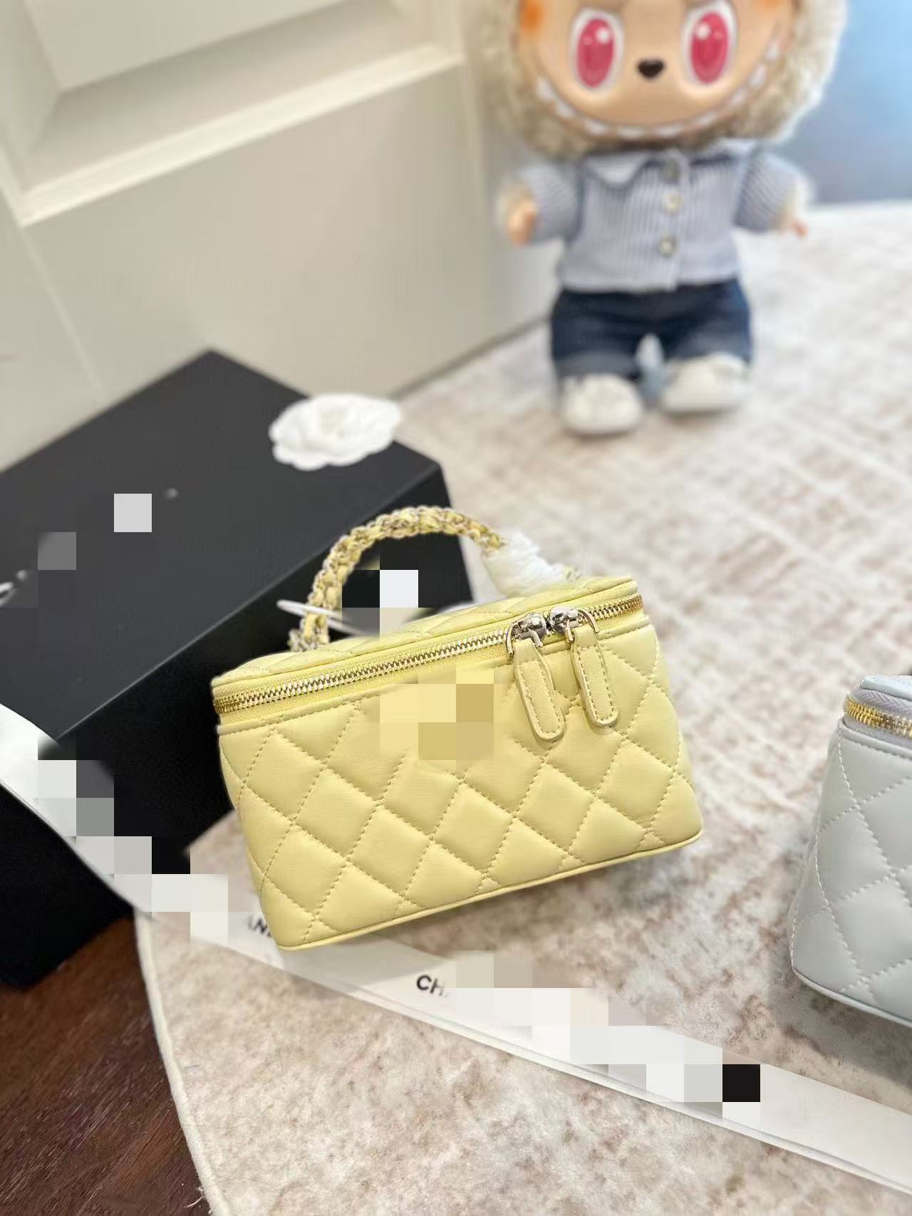노란색