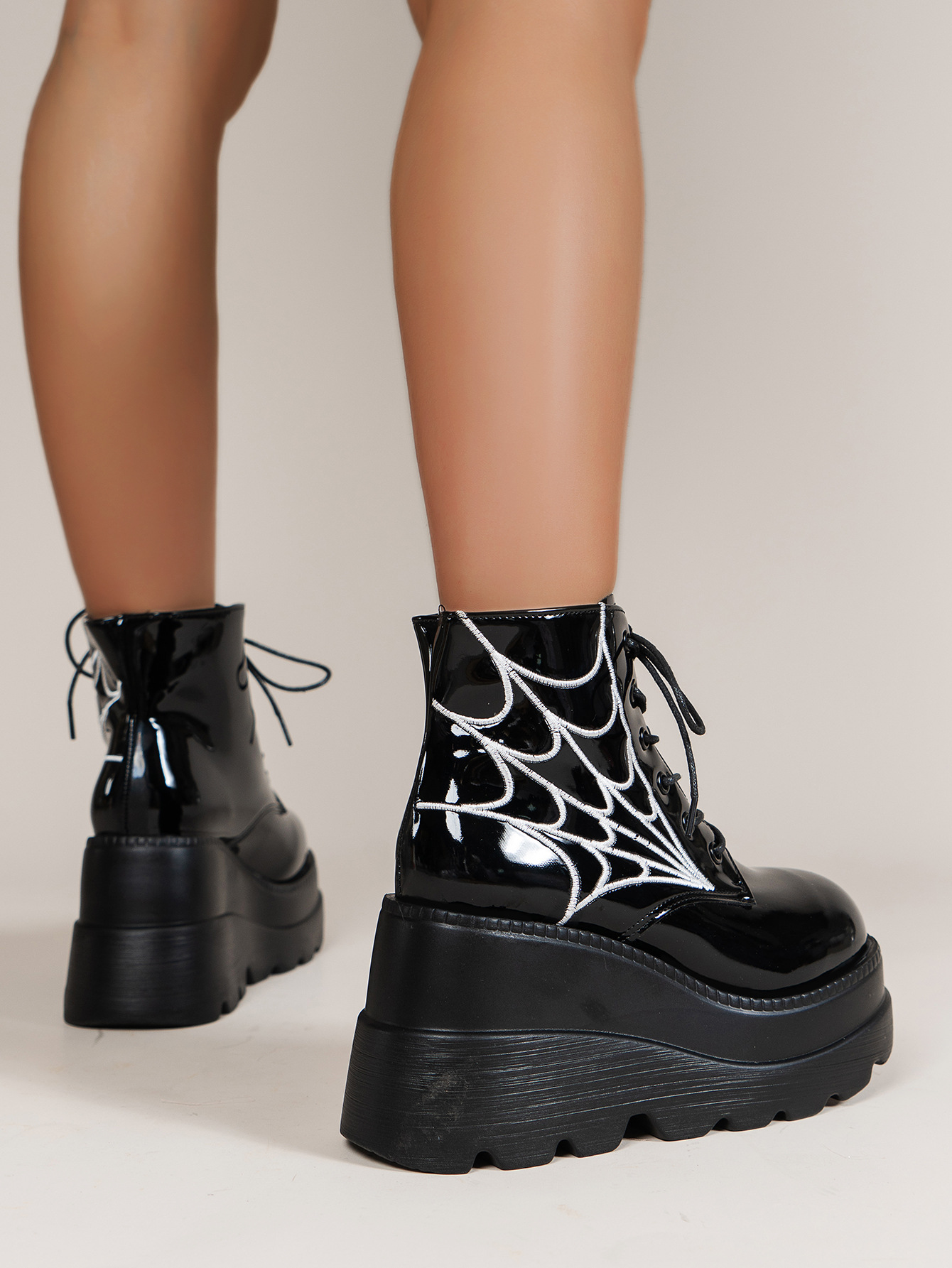 Women's Shoes thick soled large size short boots for women in autumn new platform sole lace up printed leather boots _voghion.com