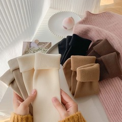 靴下の女性秋の冬のストッキングにベルベットをつけて、暖かい雪の靴下の中で靴下の睡眠の床の靴下の冬のストッキングを厚くします。