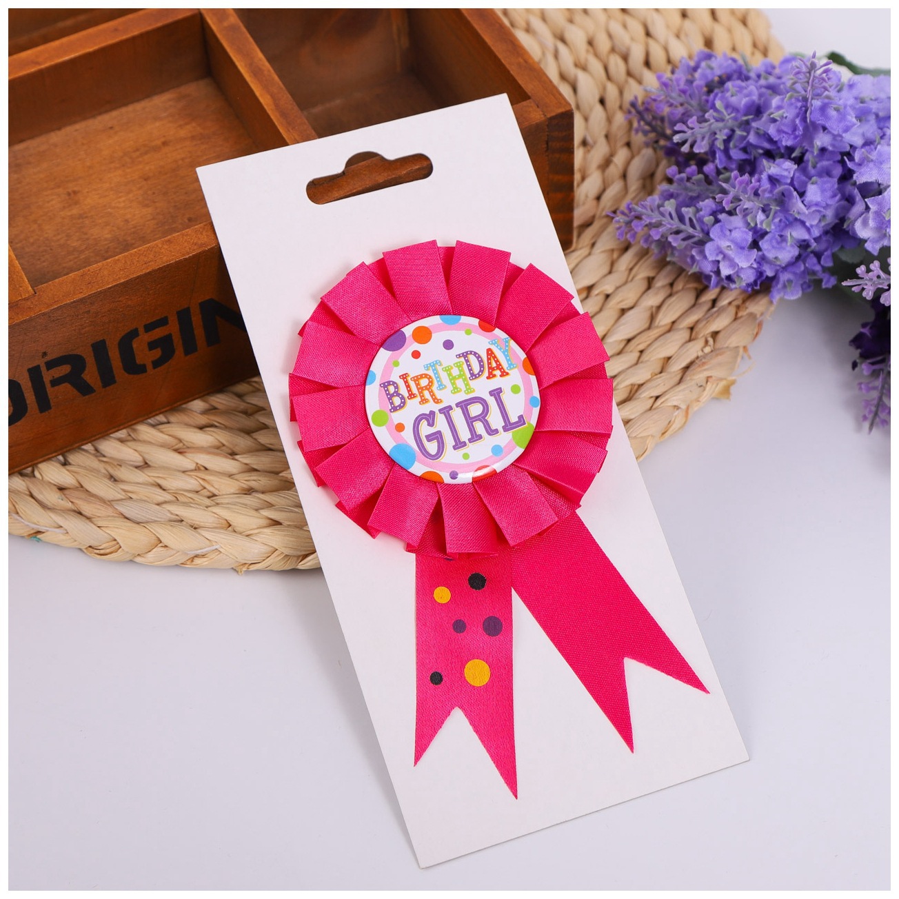 Broches redondos personalizados de hojalata con cinta para celebraciones de festivales de jardín de infantes, pines decorativos, insignias de plástico al por mayor.