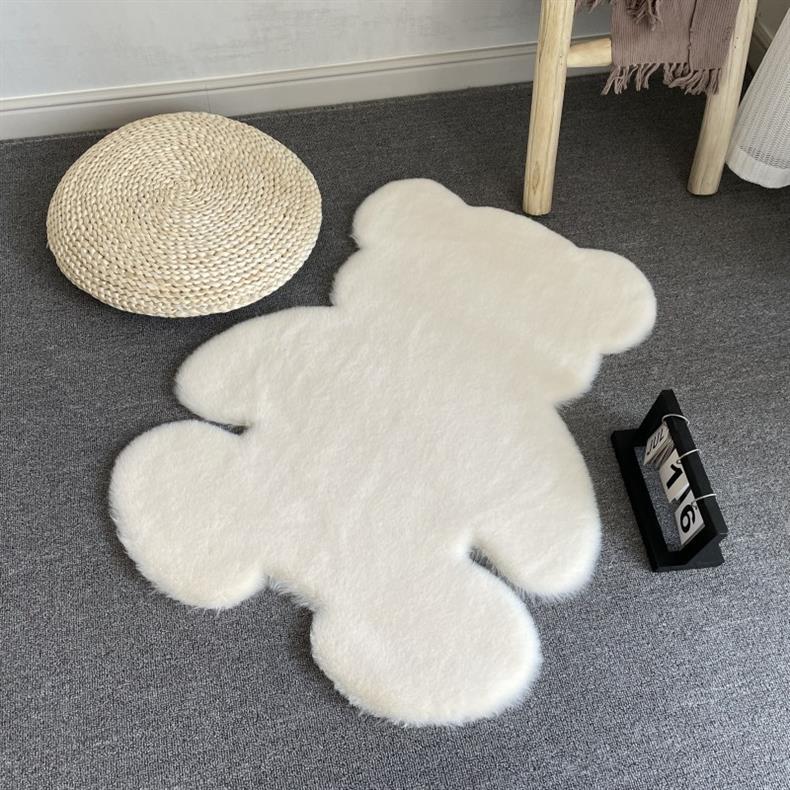 Ins Cute Bear Carpet Plush Decorative Carpet Bedroom Renovation Girl Heart Popular Kidsren's Room Bedside Floor Mat