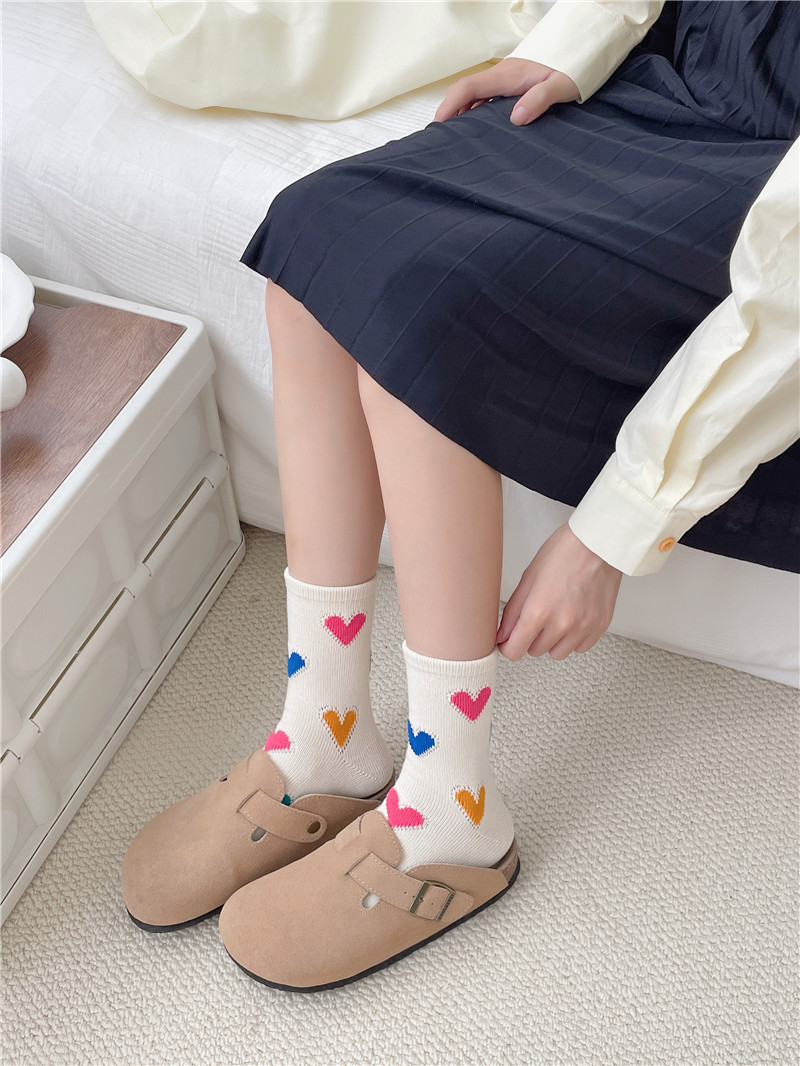 Women's Simple Style Heart Shape Cotton Jacquard Crew Socks A Pair display picture 12