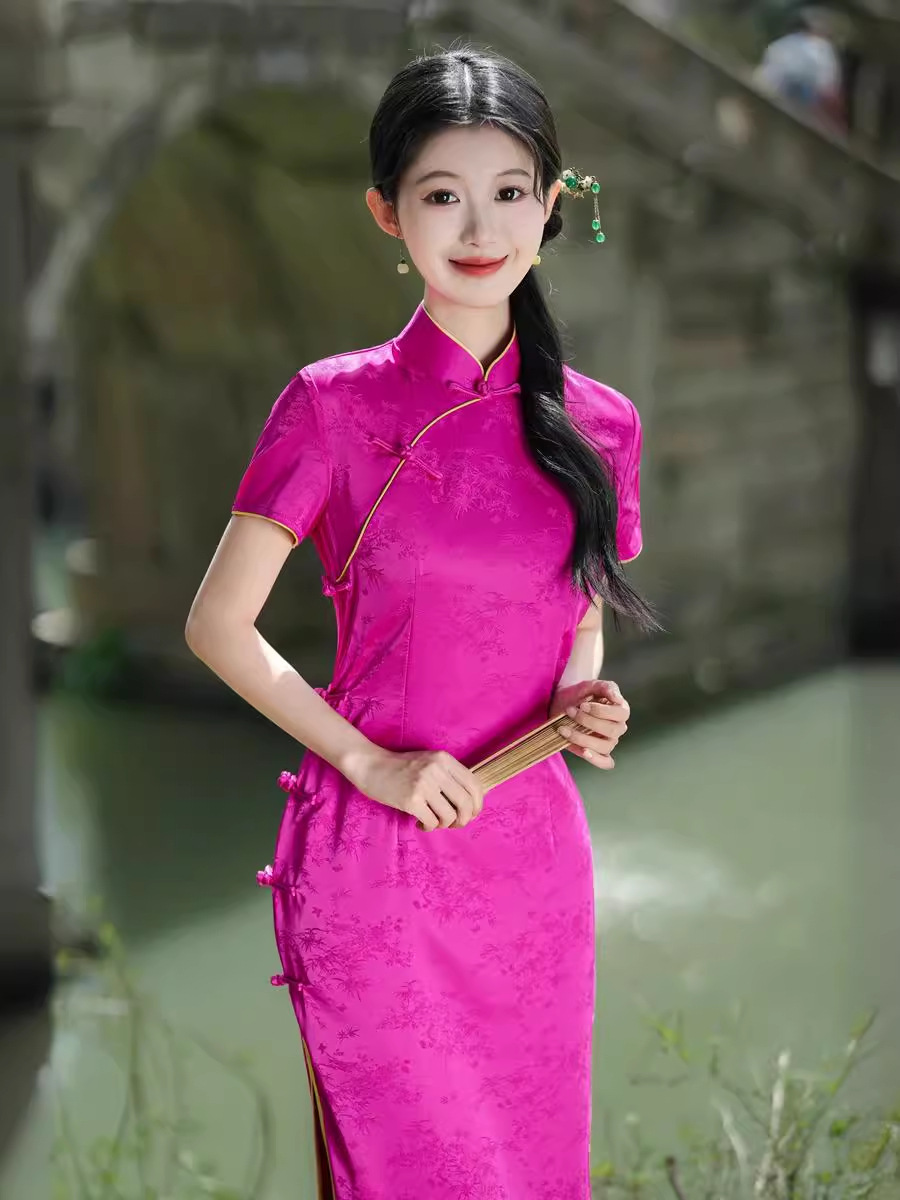 Red long lightweight retro cheongsam