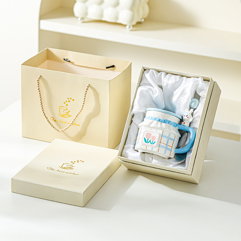 Taza de pareja de flores de conejo de tulipán Taza de cerámica de oficina de alto valor creativo Taza de café con tapa