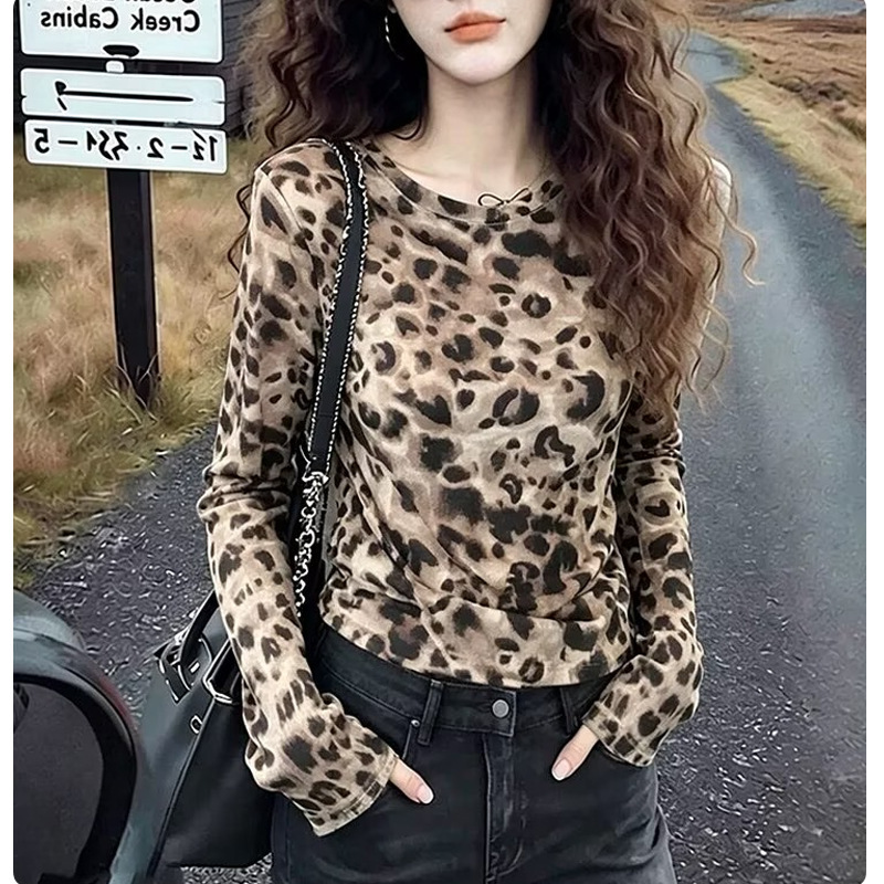 Stylish Korean-style retro leopard print, cool and handsome round-neck long-sleeve top, INS-style acetate base layer T-shirt, French-inspired workwear trend