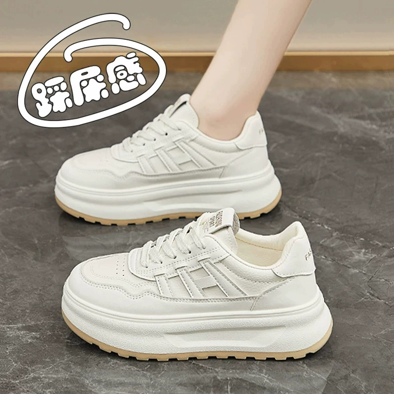 Женские белые кроссовки 2025 года, новые популярные осенние лоферы на толстой подошве, повседневная спортивная обувь для студентов, универсальная нишевая модель.