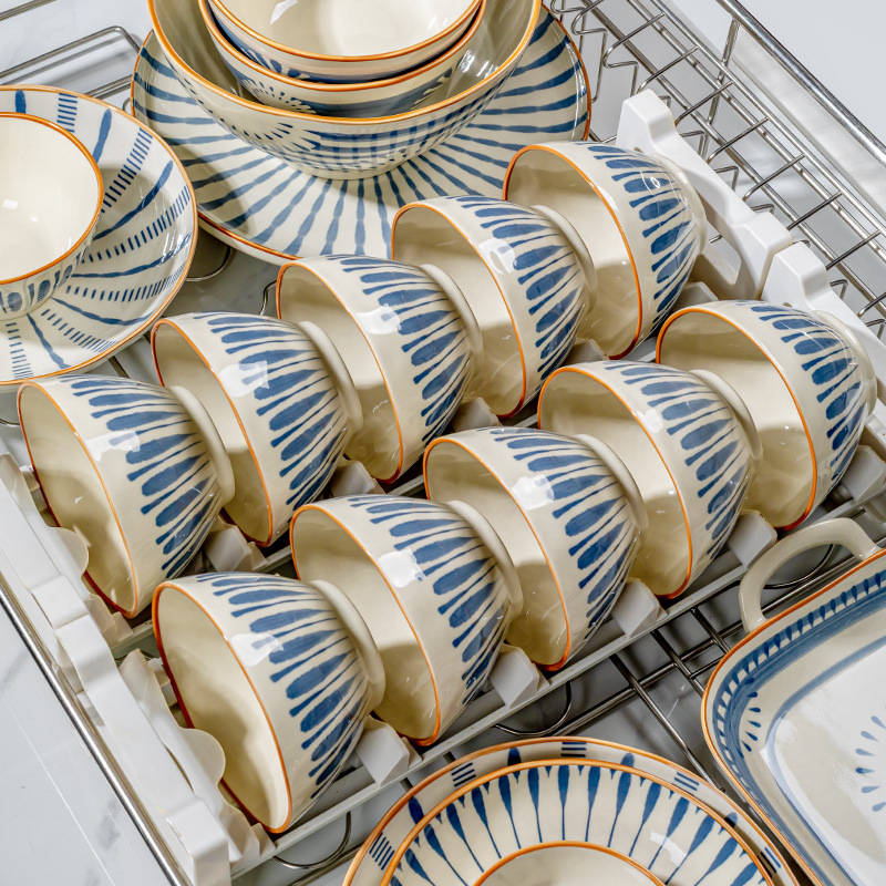 Tacos de arroz de color esmaltados japoneses domésticos 2025 nuevos platos de cerámica de alto valor de superficie platos de platos de alta calidad