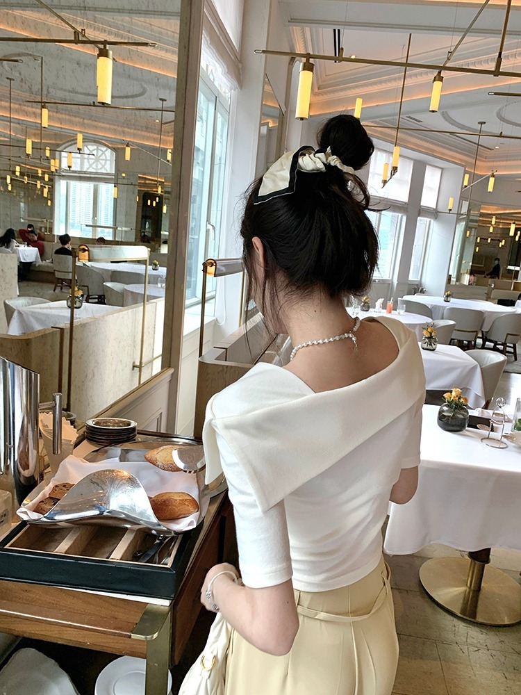 Women's Slim Fit Sweater Image 2