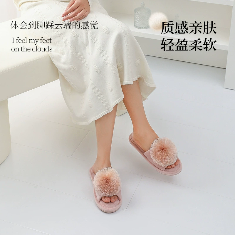 Осенние и зимние новые открытые тапочки рыбий рот кисточки шарик короткие плюшевые тапочки женский свадебный интерьер дома мягкий буксир оптом