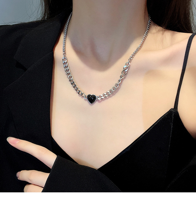 Korean Version Of The Ins Style Black Love Hip-hop Titanium Steel Necklace Design Sense Niche Wild Clavicle Chain Cold Wind Pendant display picture 1