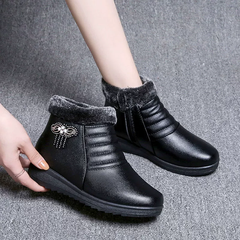 Зимняя обувь для мам Хлопковая обувь для среднего и пожилого возраста, теплая Удобная Нескользящая кожаная обувь на плоской подошве с мягкой подошвой больших размеров, женские ботильоны