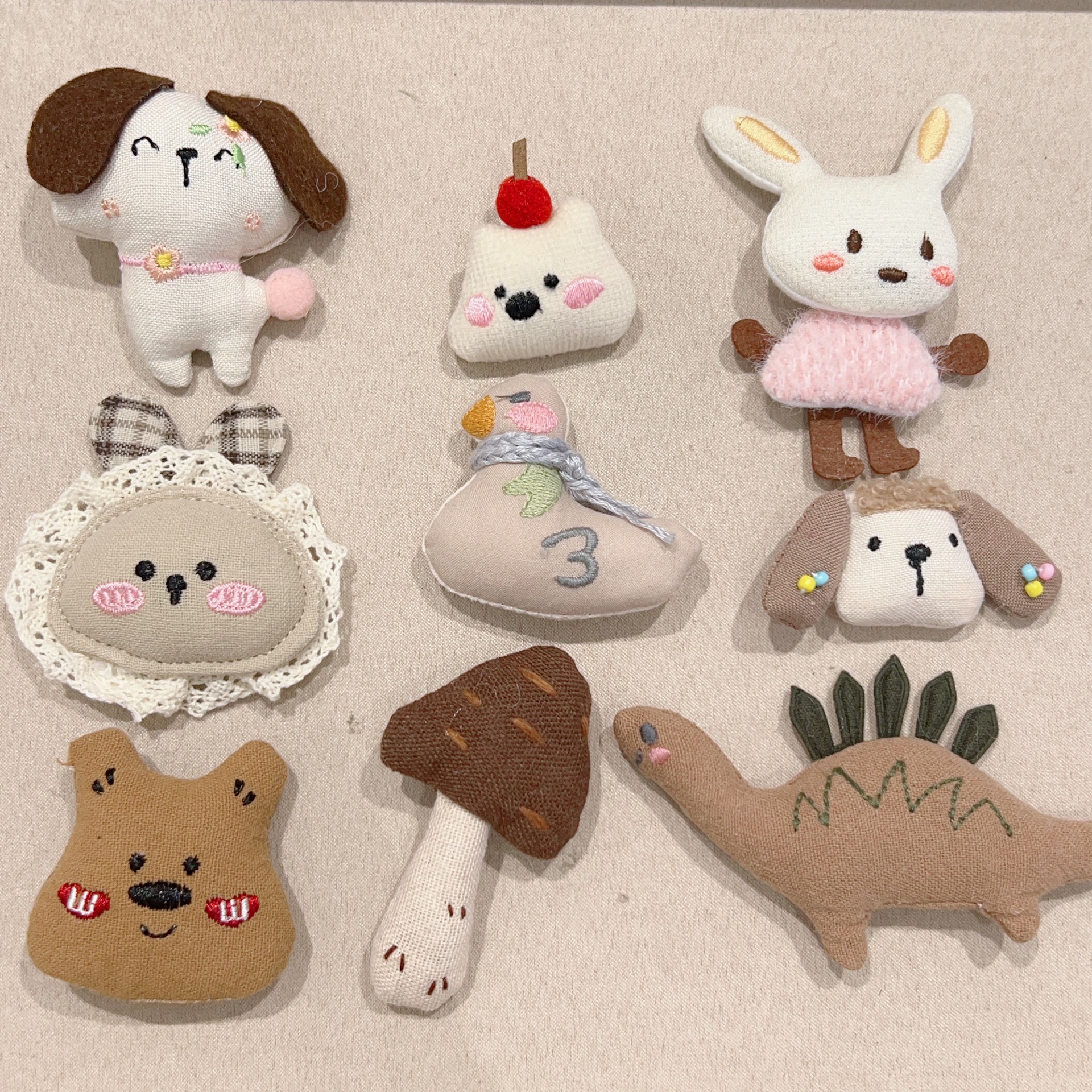 韩版儿童卡通布艺胸花小动物胸针甜美可爱小熊兔子充棉服装配饰