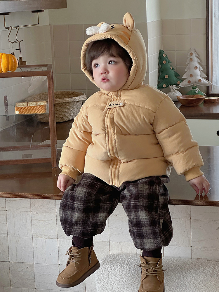 2024 nuevo estilo de invierno, estilo occidental, grueso y cálido, lindo abrigo de algodón de tigre de dibujos animados, ropa de invierno para bebés