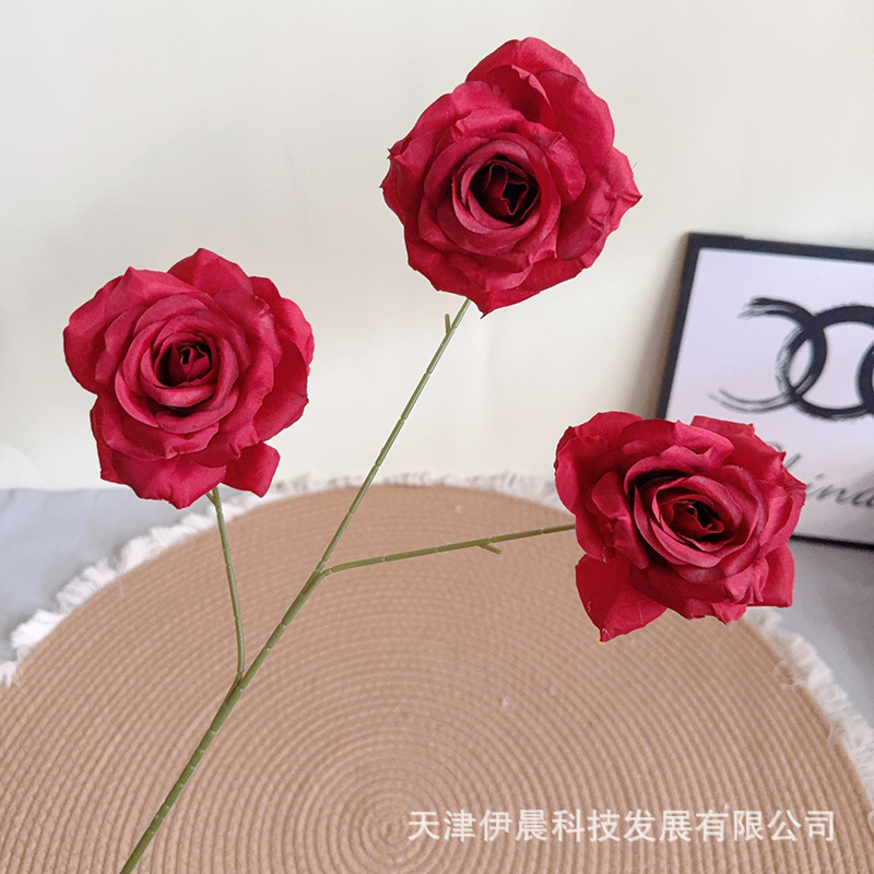 새로운 3헤드 다이아몬드 로즈 - 레드 (또는 빨강)