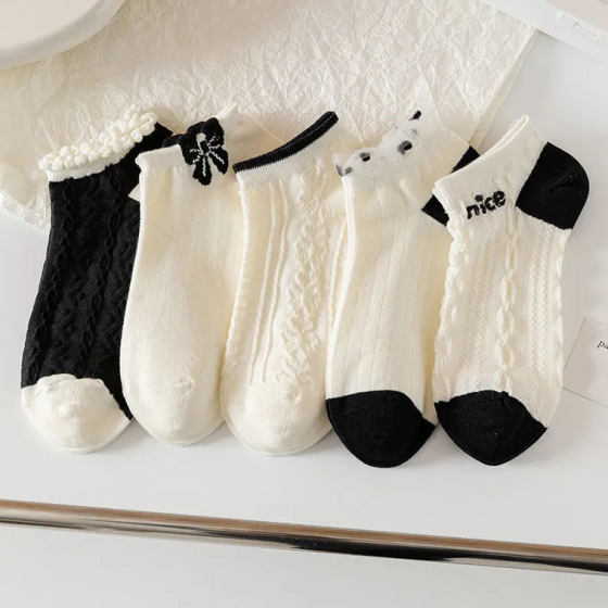 Women's socks short socks spring and summer thin low-top boat socks Korean version of Joker student breathable deodorant short socks wholesale