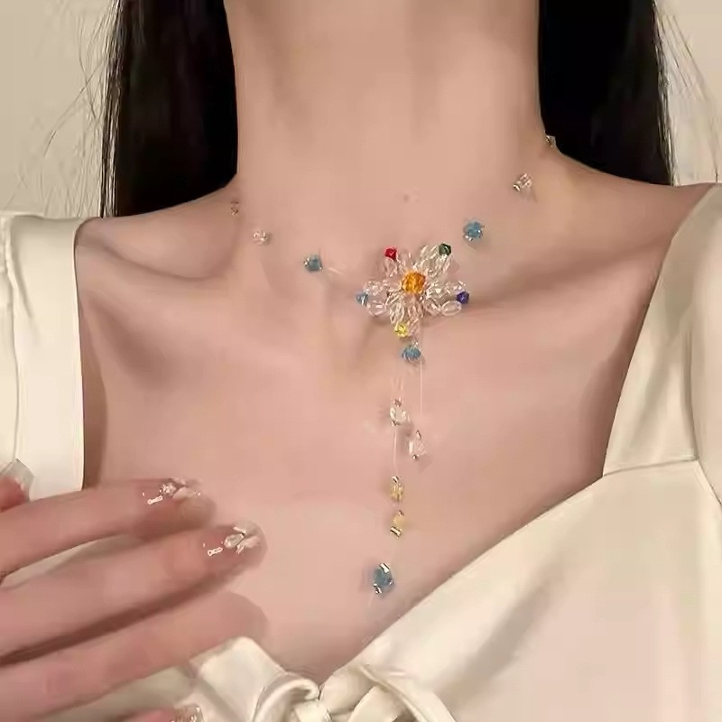 Collar con colgante de cuentas de estrella de color de verano, dulce femenino, pequeña cadena de clavícula fresca, estilo de vacaciones, collar de todo fósforo de nicho