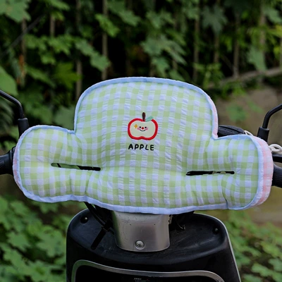 Cute Electric Vehicle Anti-Collision Pad Creative Baby Protection Pad Seersucker Apple Plaid Cloth Thickeneded Cycling Anti-Collision Pad (Elektromobil üçün bamper qoruyucu yastıqlar) - electric-vehicle-anti-collision-pad-green-smile-apple-model-43x23cm