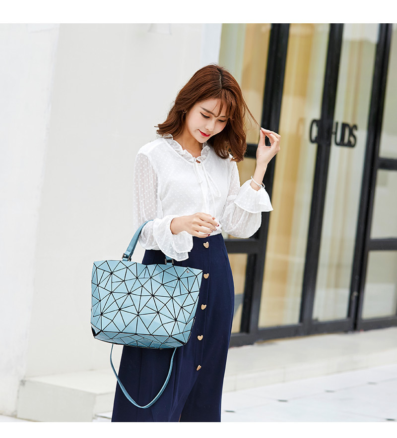 Summer new geometric Lingge bucket 2023 women's bag random lattice single shoulder_voghion.com